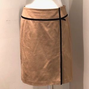 Ann Taylor LOFT Beige skirt, Size 6P